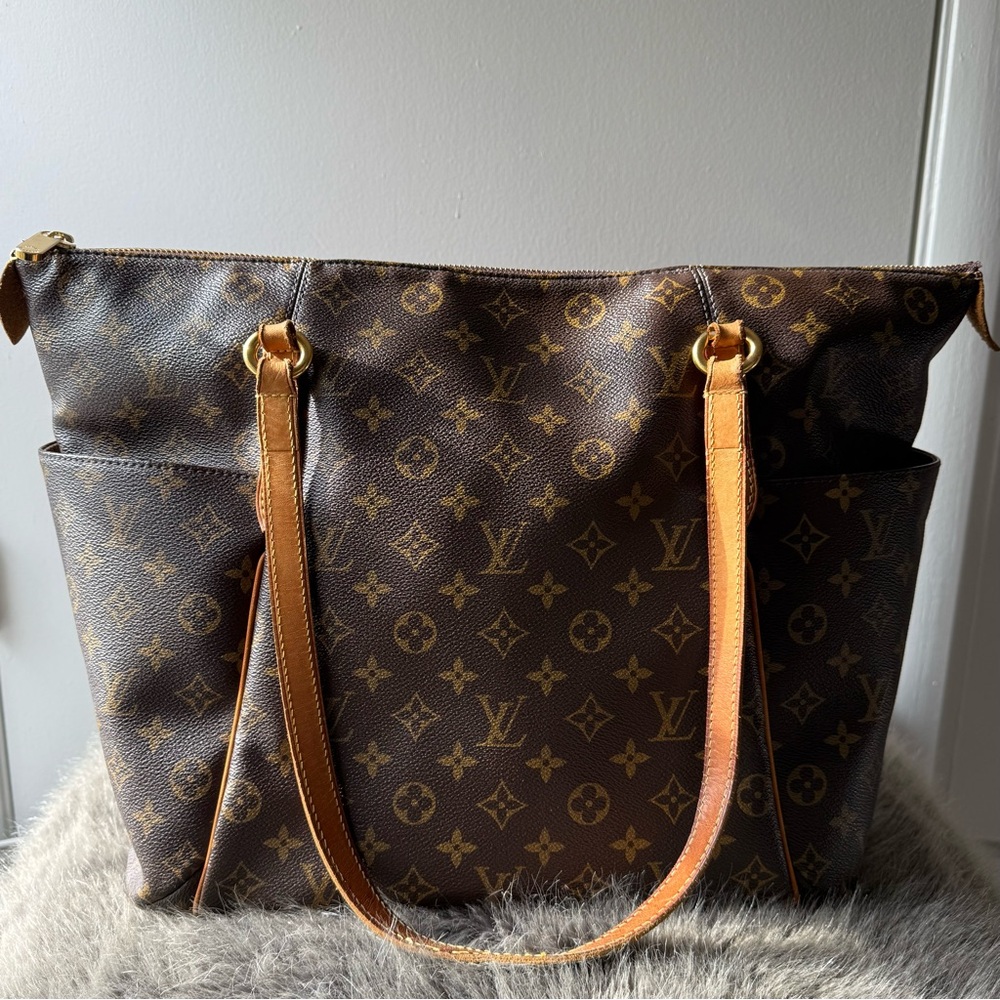 Authentic Louis Vuitton Totally GM tote